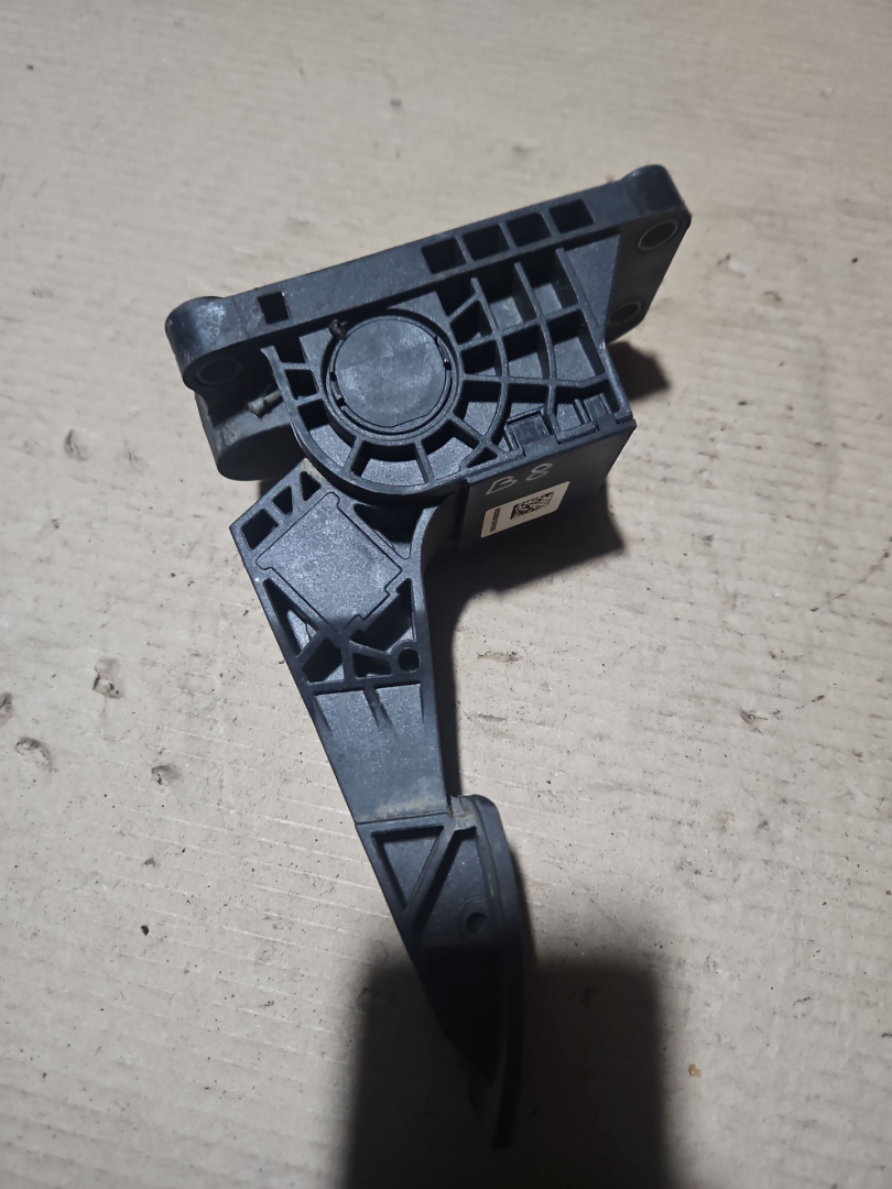 педаль Mercedes-Benz Actros 4 поколение (MP4) 2014, 12.8 л., OM 471.900, дизель, A9603000004, A9703000304, A9703000004 - фото №1