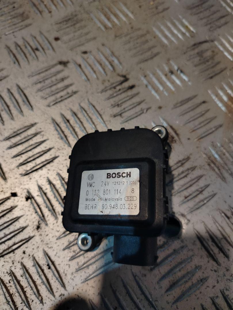 моторчик заслонки печки DAF XF 105 2 поколение 2013, 9094803229, 1331294, 0132801114 - фото №1