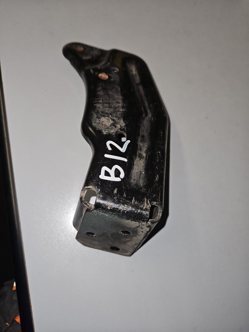 подножка Mercedes-Benz Actros 4 поколение (MP4) 2015, 12.8 л., OM 471.900, дизель, МКПП, белый, правый руль, A9616600114 - фото №1