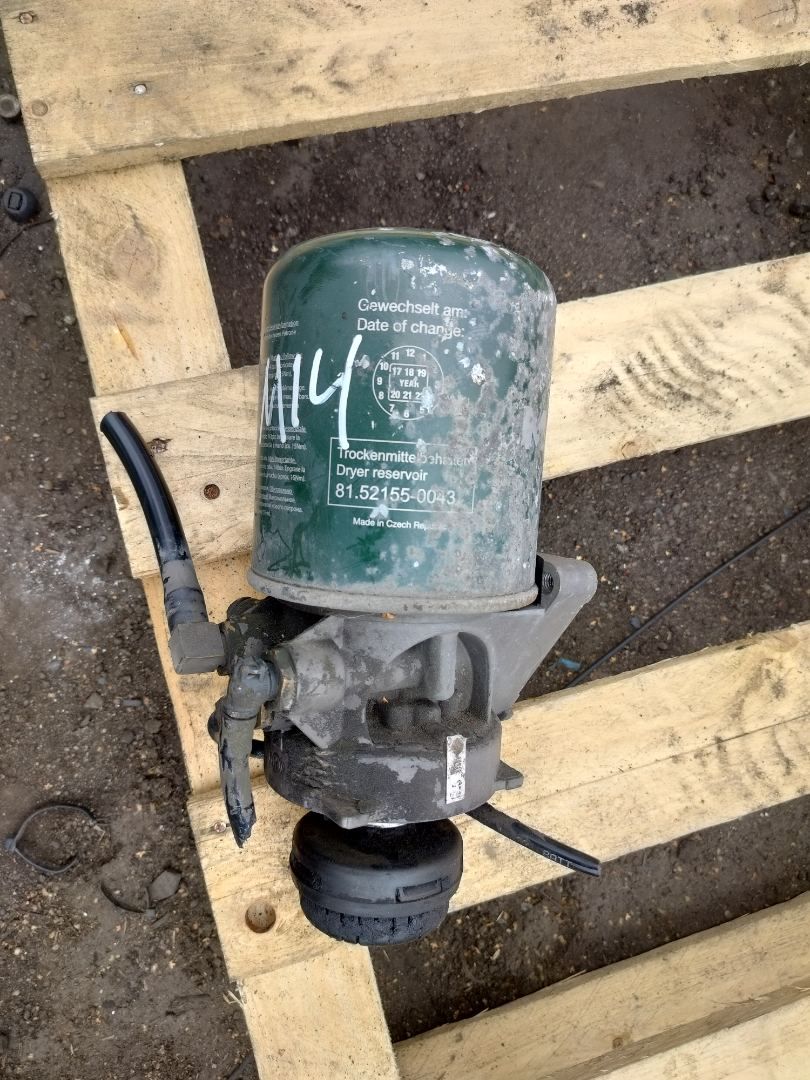 Осушитель воздуха / влагоотделитель MAN TGX 1 поколение 2018, 12.4 л., D 2676 LF 51, дизель, АКПП, белый, правый руль, 81521026370, 81521026218, K017711, 81521026410, LA8543, K152875N50, LA8585 - фото №1