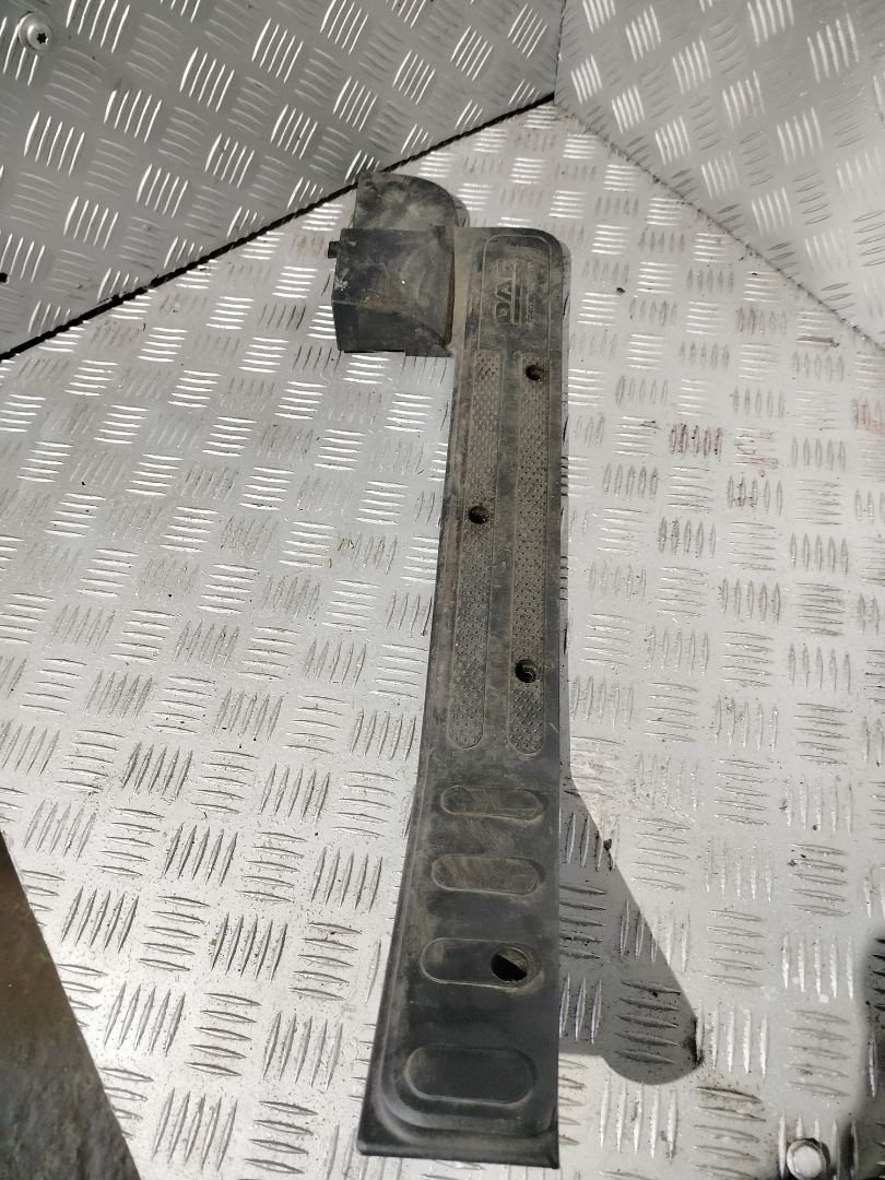 накладка на порог DAF XF 106 1 поколение 2019, MX-13, АКПП, белый, правый руль, 1867402 - фото №1