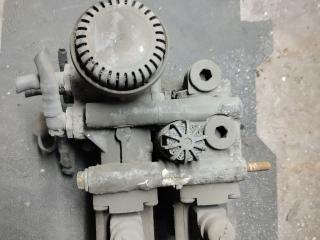 кран уровня подвески Mercedes-Benz Actros 4 поколение (MP4) 2016, om471.926, дизель, робот, белый, правый руль, A0013271225, 4728901130, 4728901120, 4728900216