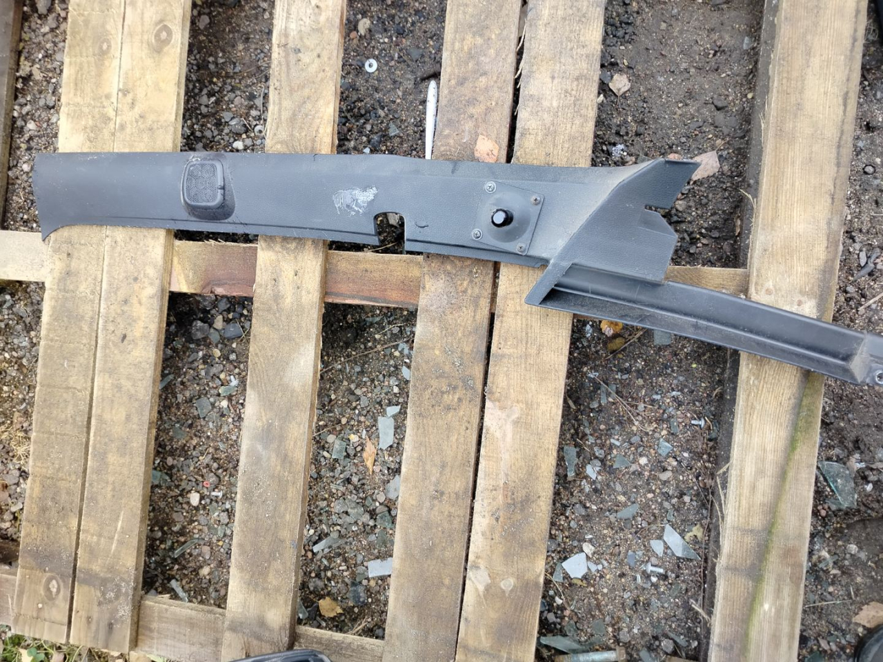 обшивка стойки MAN TGX 1 поколение 2016, 12.4 л., D 2676 LF 46, дизель, АКПП, белый, правый руль, 81624306001, 81624306005 - фото №1