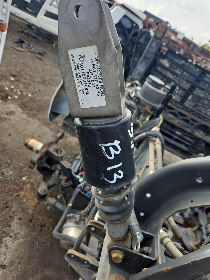 амортизатор кабины Mercedes-Benz Actros 4 поколение (MP4) 2016, om471.926, дизель, АКПП, белый, правый руль, A9603109255, A9613101255 - фото №1