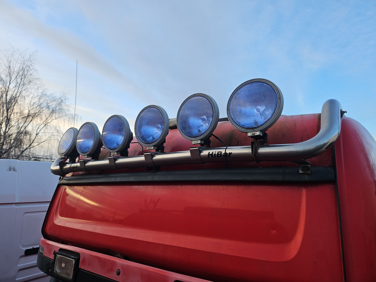 фонарь противотуманный центральный Scania R 3 поколение 2012, 11.7 л., DC 12.15, дизель, МКПП, красный, правый руль - фото №1