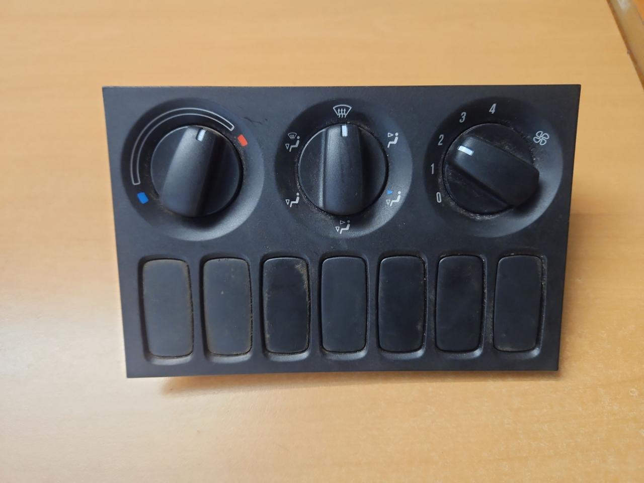 блок управления печки / климат-контроля Scania R 3 поколение 2006, 11.7 л., HPi, DC 12.14, дизель, МКПП, серый, правый руль, 1543095, 1797411, 1422158 - фото №1