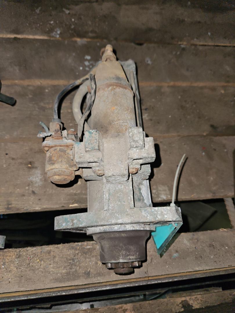 стартер Volvo FH 2 поколение 2007, M009T61171, 20430564, 22804737, 8EA012586051, MS778, DRS0109X, 0986025450, 0001261049, 7420430564, 081499611 - фото №1