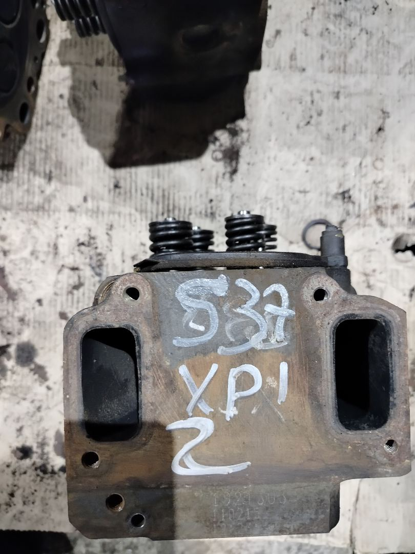 головка блока цилиндров Scania R 3 поколение 2011, 12.7 л., DC 13.05, дизель, белый, грузовик, 1921303, 2005283, 2330322, 1874583, 1855950, 1849155, 570993 - фото №1