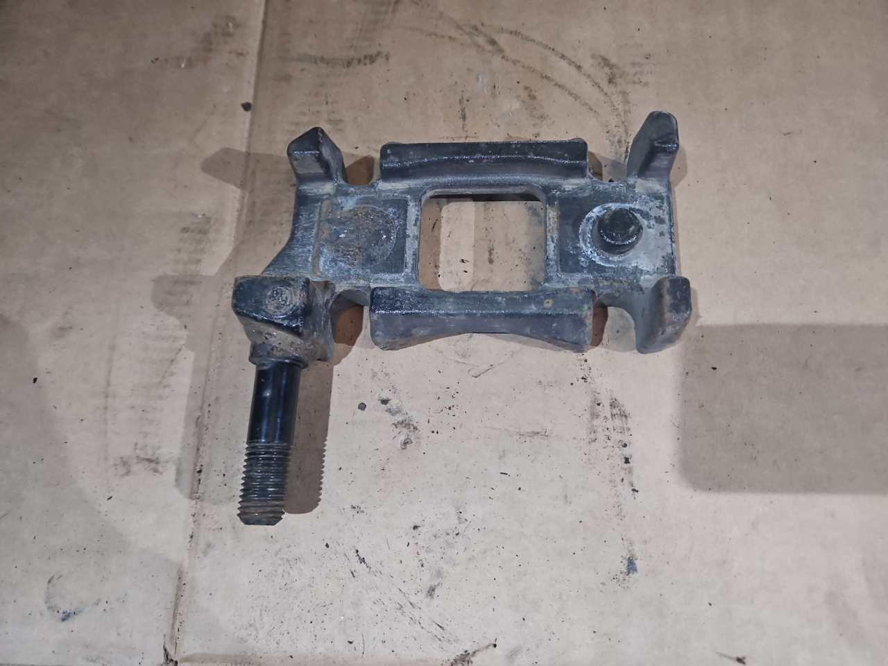 крепление амортизатора Krone 2018, 0103222060, 03.032.22.68.0, 0503221180, 0503222100, 1004436 - фото №1