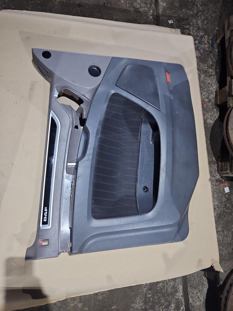 обшивка салона DAF XF 106 1 поколение 2019, MX-13, АКПП, белый, правый руль, 2125128 - фото №1