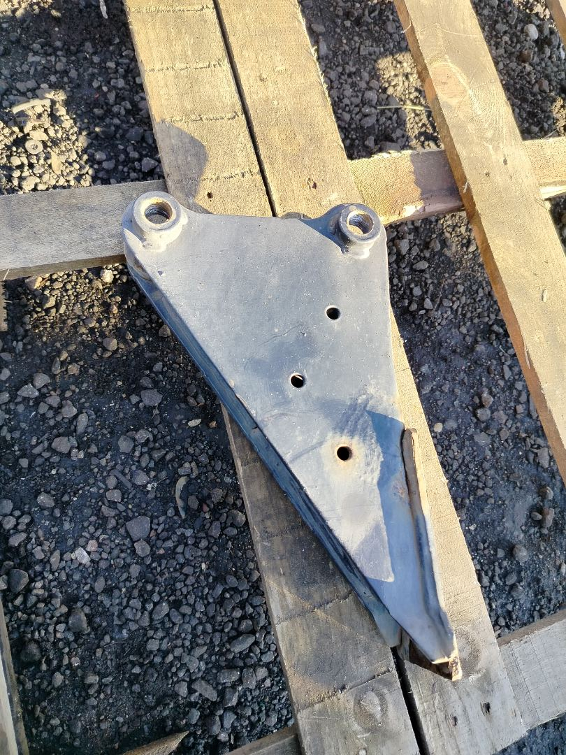 кронштейн переднего бампера MAN TGX 1 поколение 2018, 12.4 л., D 2676 LF 51, дизель, АКПП, белый, правый руль, 81416505030 - фото №1