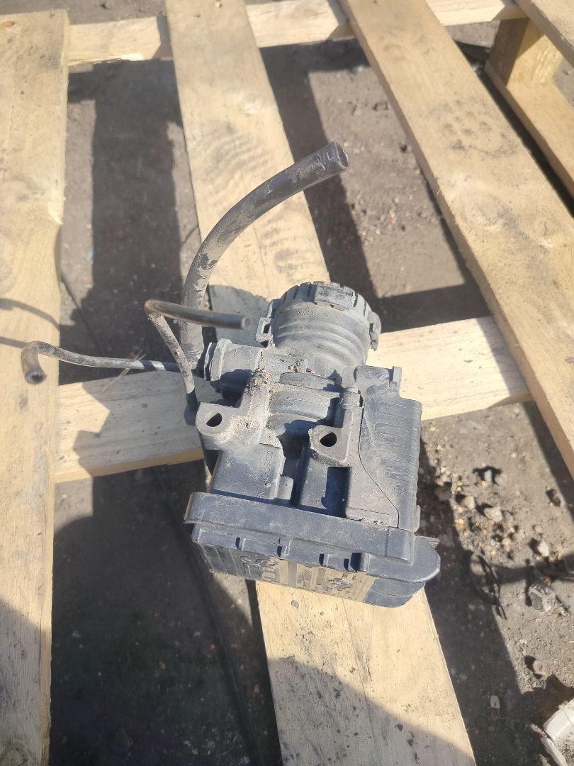 кран модулятор EBS MAN TGX 1 поколение 2018, 12.4 л., D 2676 LF 51, дизель, АКПП, белый, правый руль, 81521066067, 81521069067, K050211N04, K050211, K050211N50 - фото №1