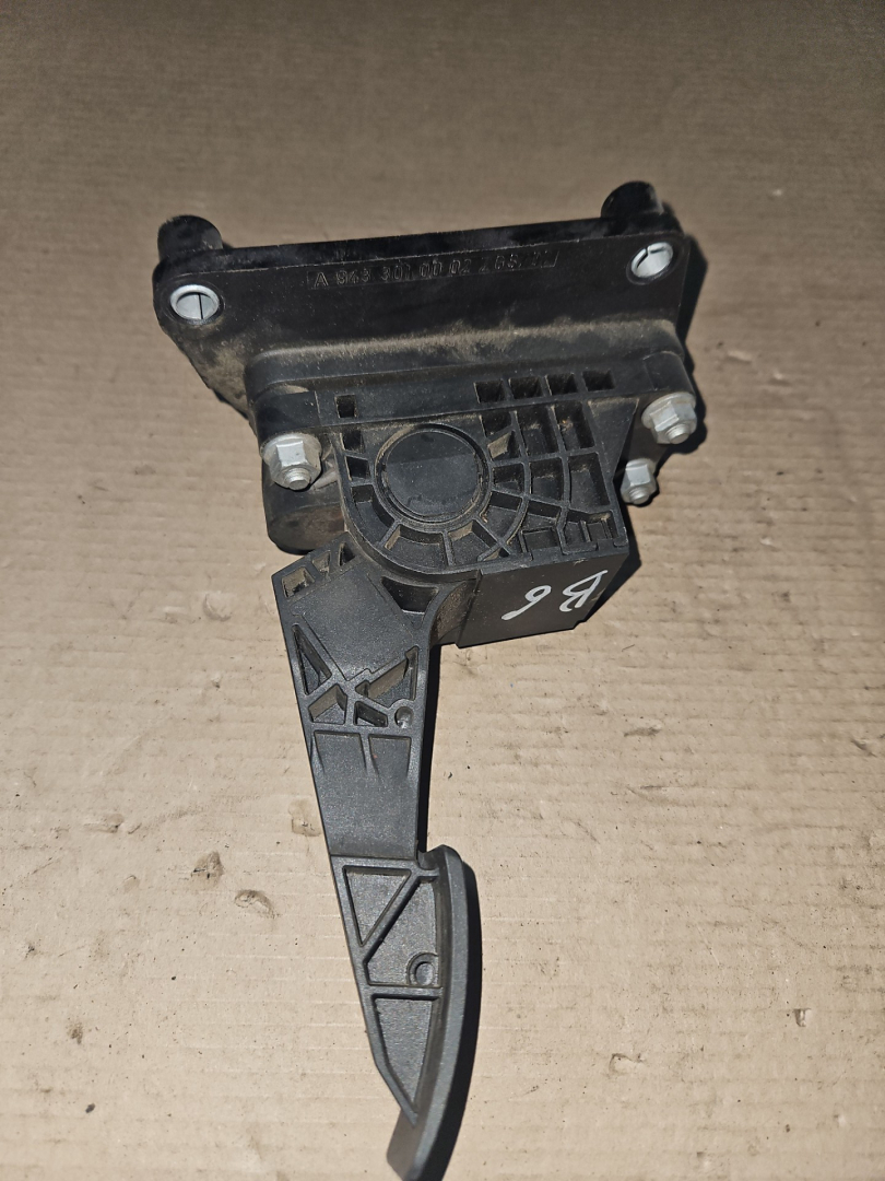 педаль Mercedes-Benz Actros 2 поколение (MP2) 2008, синий, грузовик, A9403000004, A9603000004 - фото №1