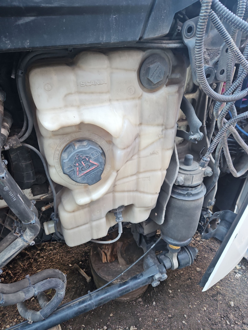 бачок расширительный Scania R 4 поколение 2019, 12.7 л., DC 13.148, дизель, АКПП, белый, правый руль, 2545036 - фото №1