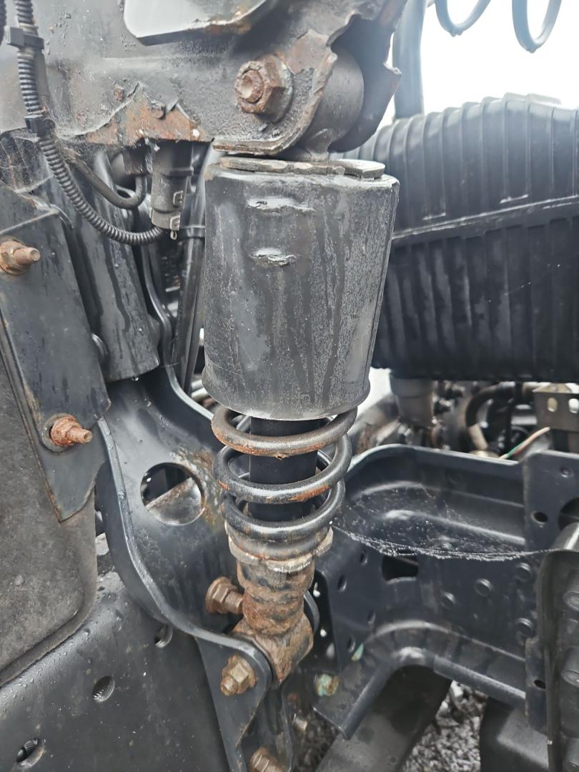 амортизатор кабины MAN TGX 1 поколение 2018, 12.4 л., D 2676 LF 52, дизель, АКПП, белый, правый руль, 81417226088 - фото №1