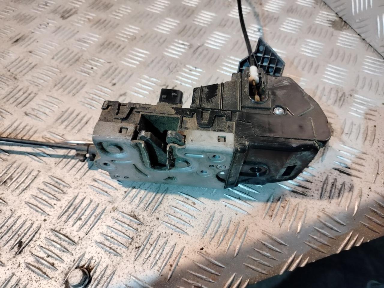 замок двери Volvo FH 3 поколение 2013, 12.8 л., D13C500, дизель, АКПП, серый, правый руль, 84012031, 84012027, 84597792, 82184599, 21884400, 22945564, 23361096 - фото №1