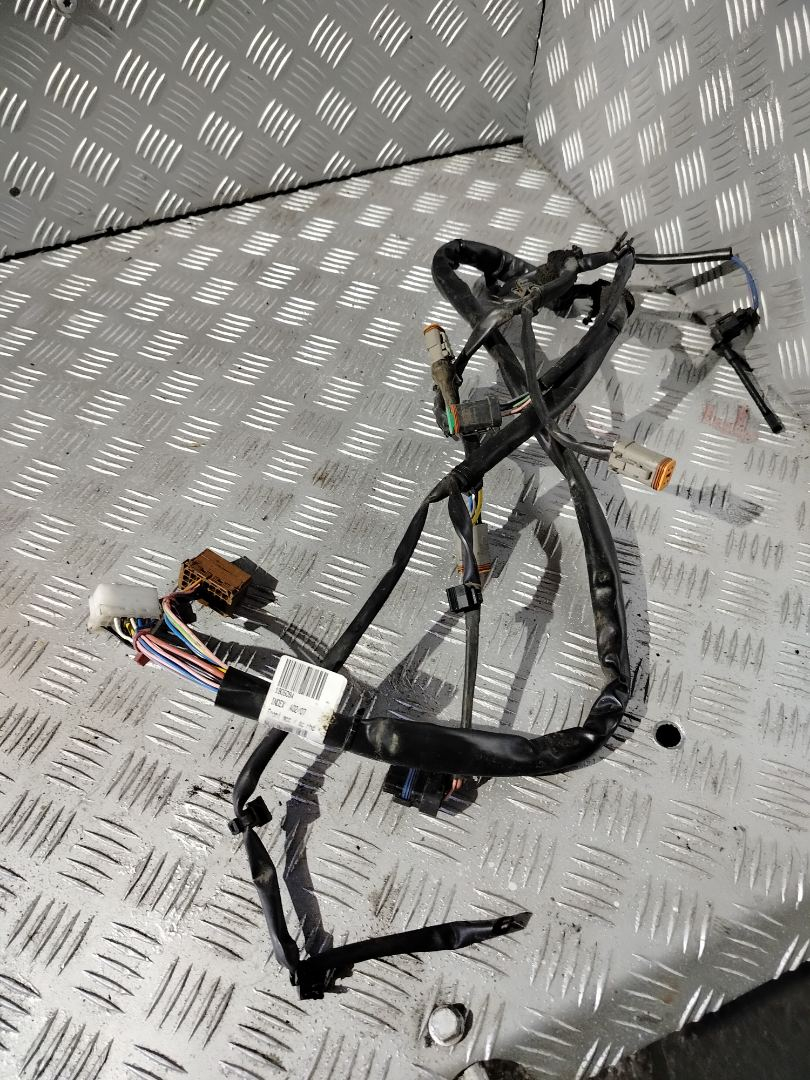 проводка Scania R 3 поколение 2014, 12.7 л., DC 13.124, дизель, АКПП, белый, правый руль - фото №1