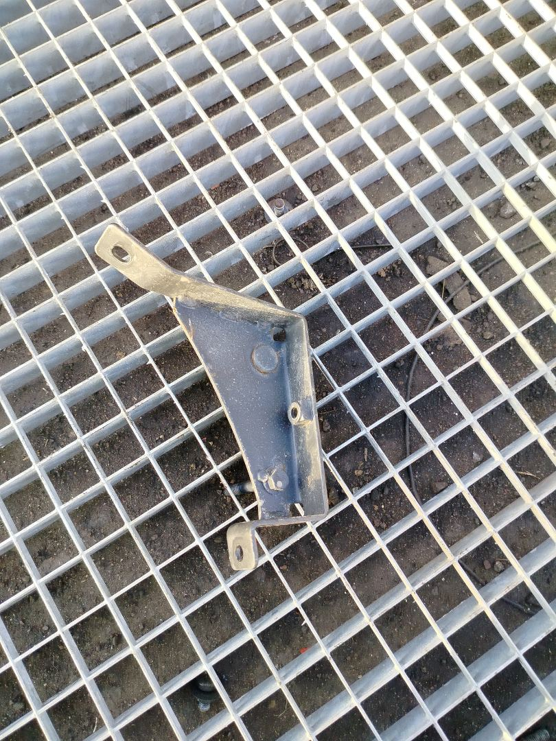 кронштейн (крепление) Scania R 3 поколение 2012, 11.7 л., HPi, DC 12.15, дизель, АКПП, белый, правый руль, 2071423 - фото №1