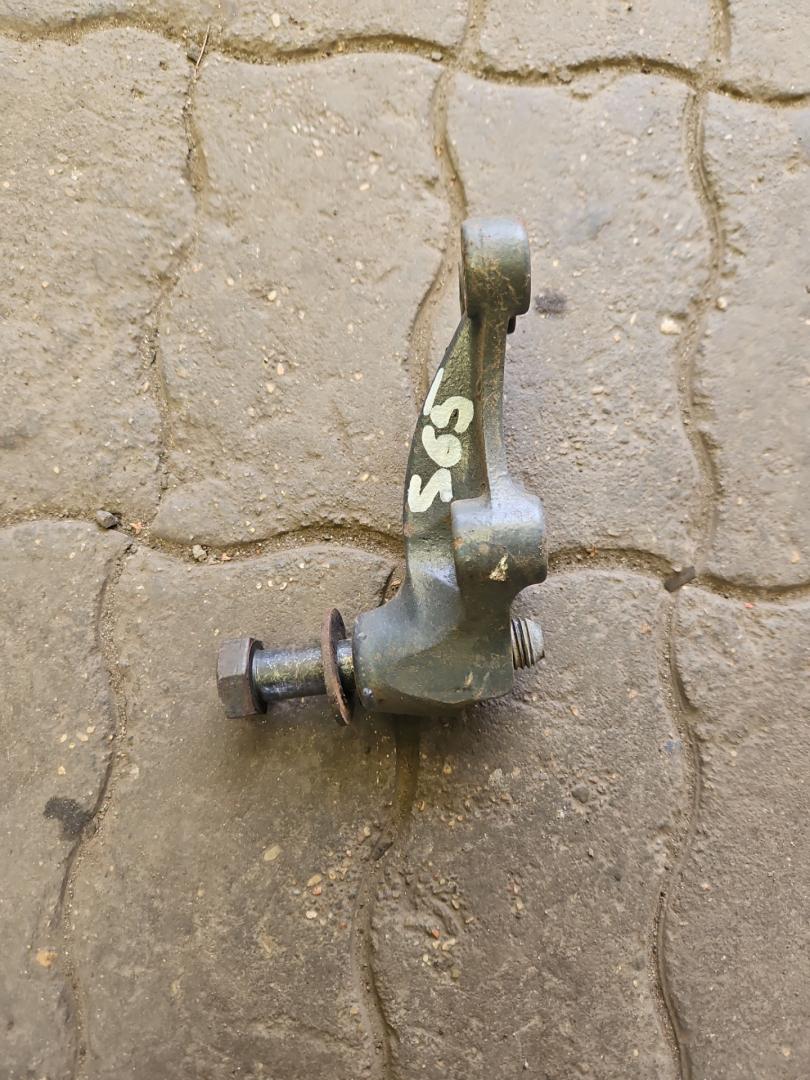 крепление амортизатора Scania R 3 поколение 2006, 11.7 л., HPi, DC 12.14, дизель, МКПП, серый, правый руль, 1400484, 1381509 - фото №1