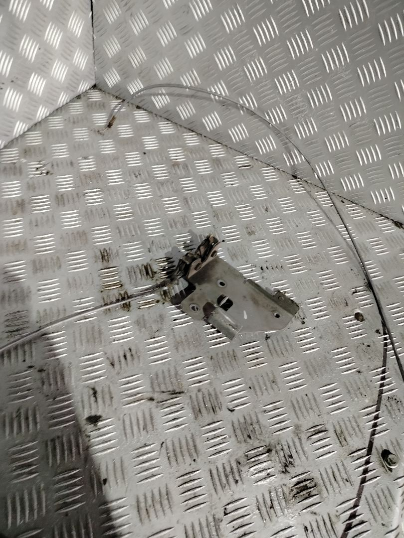 замок капота DAF XF 106 1 поколение 2019, MX-13, АКПП, белый, правый руль, 1835772 - фото №1