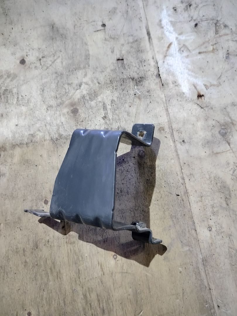 крепление фары левой Scania R 4 поколение 2019, 12.7 л., DC 13.148, дизель, АКПП, белый, правый руль, 2562750, 2476388 - фото №1