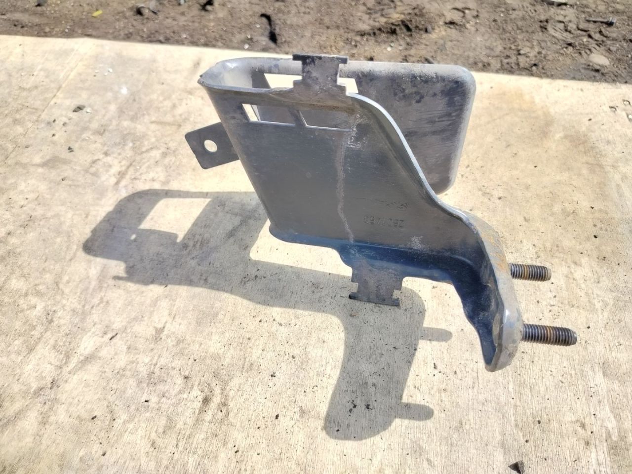 крепление проводки Scania R 4 поколение 2019, 12.7 л., DC 13.148, дизель, АКПП, белый, правый руль, 2601453, 2431409, 2302846 - фото №1