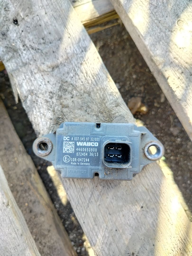 датчик курсовой устойчивости Mercedes-Benz Actros 4 поколение (MP4) 2015, 12.8 л., OM 471.900, дизель, МКПП, белый, правый руль, 4460650800, A0375459732 - фото №1