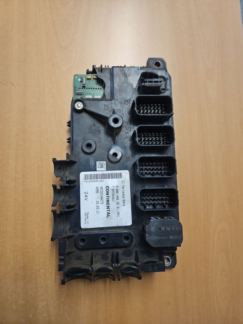 блок управления (другие) Mercedes-Benz Actros 4 поколение (MP4) 2011, A0004462661, A2C53144275 - фото №1