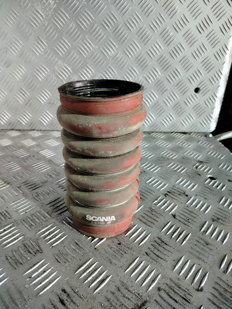 патрубок интеркулера Scania R 4 поколение 2019, 12.7 л., DC 13.148, дизель, АКПП, белый, правый руль, 2192155 - фото №1