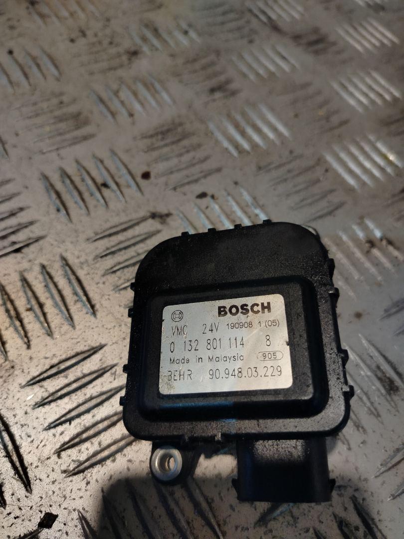 моторчик заслонки печки DAF XF 105 2 поколение 2013, 9094803229, 1331294, 0132801114 - фото №1