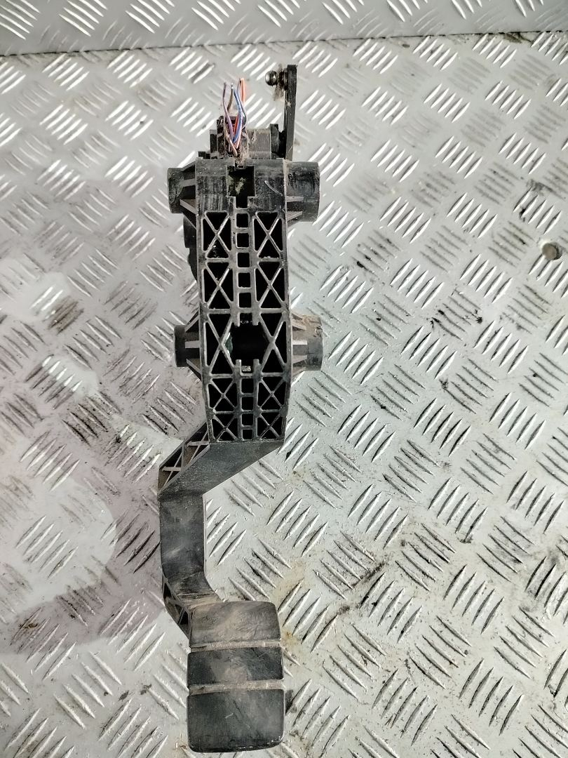 педаль Scania R 3 поколение 2012, 2395418, 2007508, 1753411, 1729022, 1545241, 1428666 - фото №1