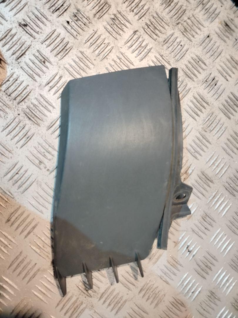 уголок жабо Volvo FH 3 поколение 2013, 12.8 л., D13C500, дизель, АКПП, серый, правый руль, 82835601 - фото №1