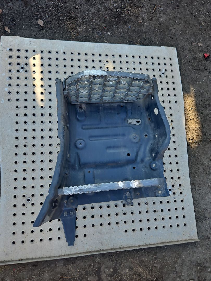 подножка Scania R 4 поколение 2019, 12.7 л., DC 13.148, дизель, АКПП, белый, правый руль, 2553994, 2564609, 2226746, 2226744, 2347326 - фото №1