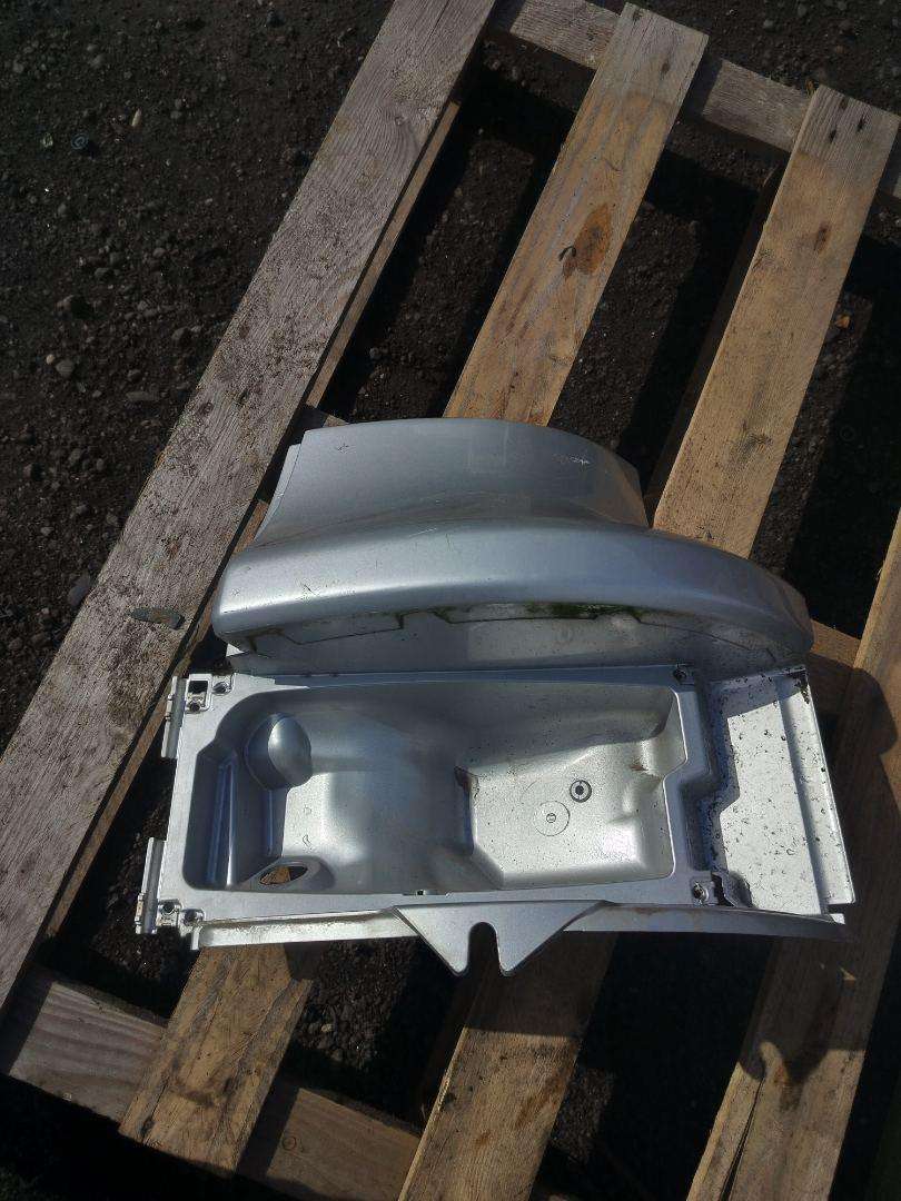 крепление фары левой Scania R 3 поколение 2006, 11.7 л., HPi, DC 12.14, дизель, МКПП, серый, правый руль, 1936674, 1790006, 1431920, 1431922 - фото №1