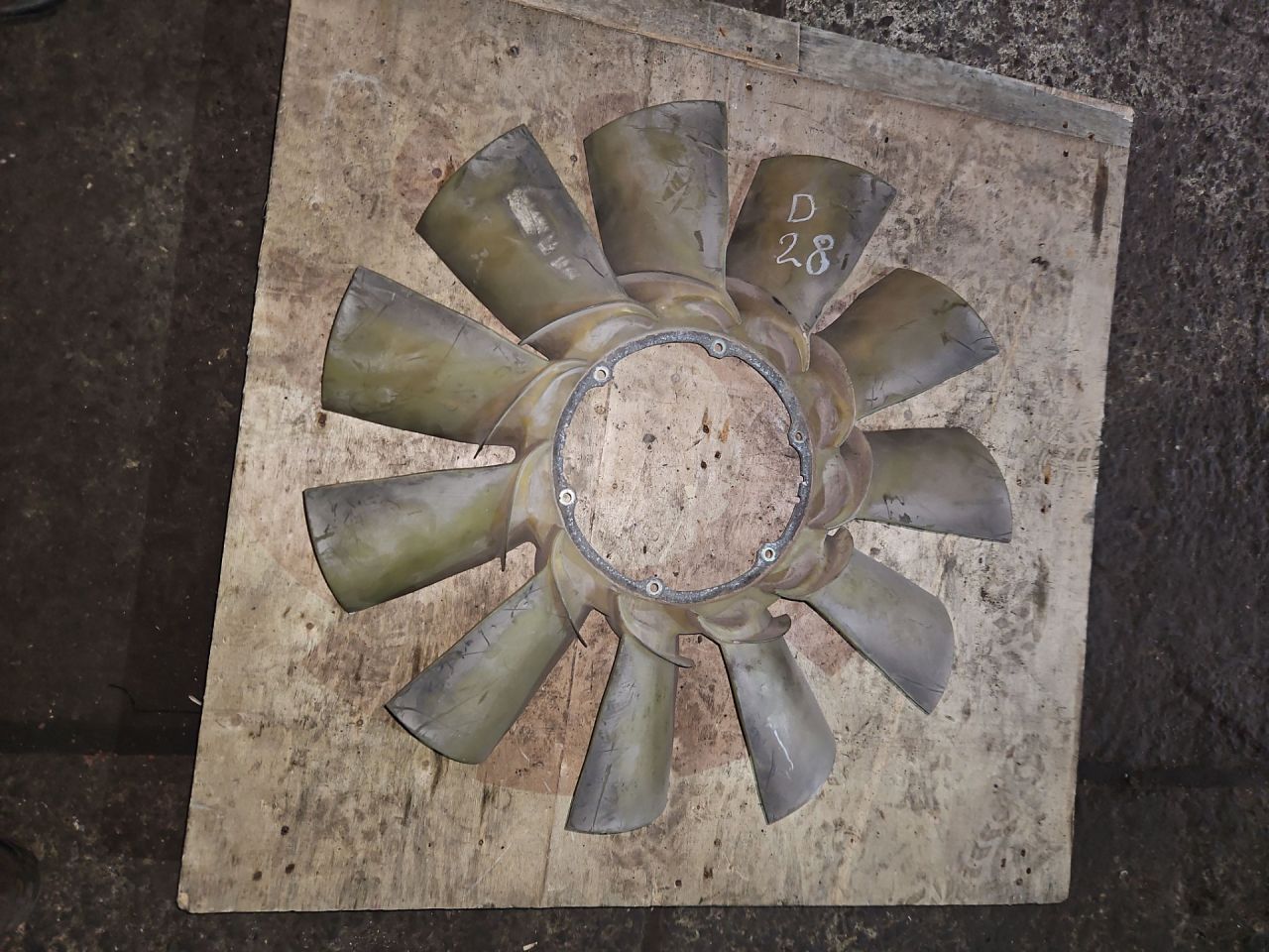 вентилятор радиатора DAF XF 105 1 поколение 2007, грузовик, 1644886 - фото №1