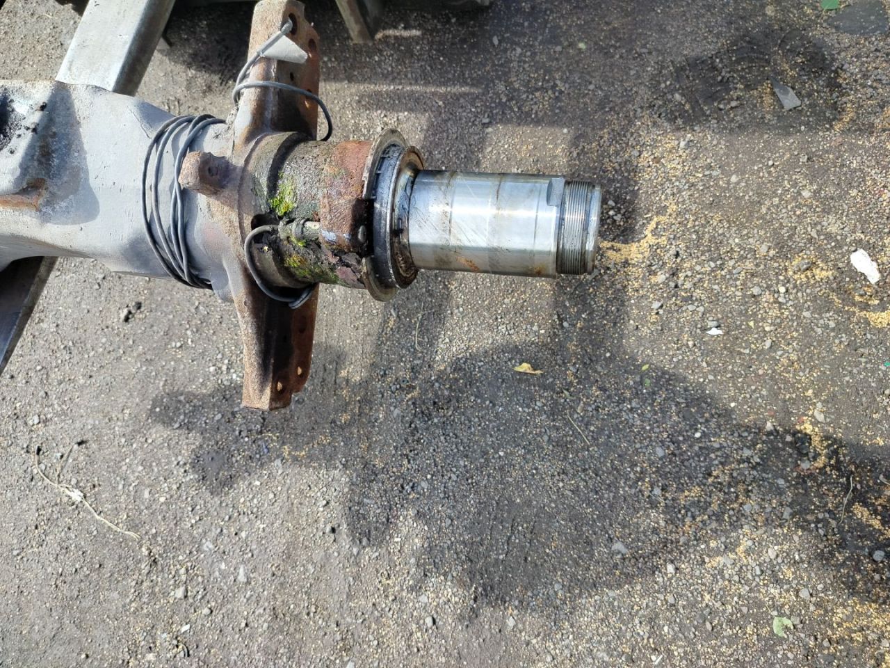 балка подвески задняя Volvo FH 3 поколение 2013, 12.8 л., D13C500, дизель, АКПП, серый, правый руль, 20365610, 1048396, 20854722, 22324065 - фото №1