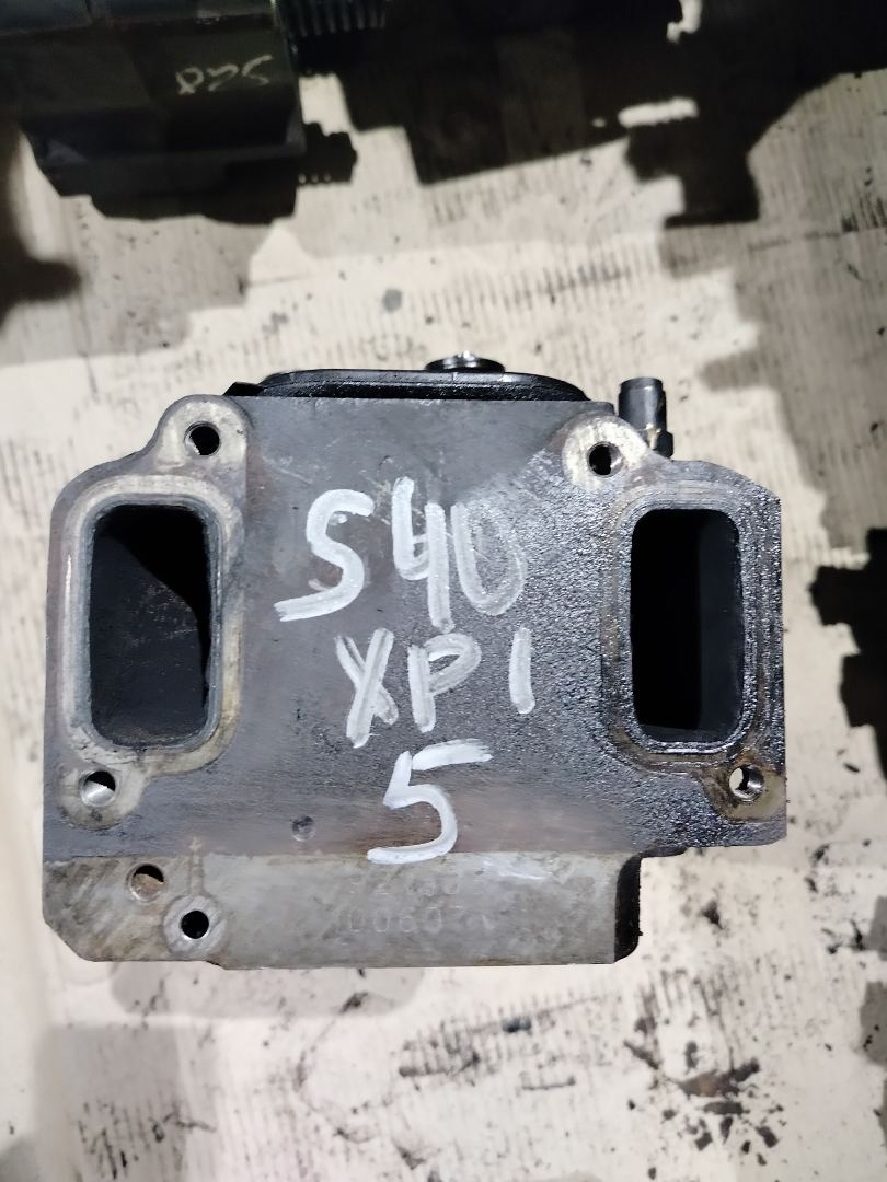 головка блока цилиндров Scania G 2 поколение 2010, 12.7 л., DC 13.05, дизель, красный, грузовик, 1921303, 2005283, 2330322, 1874583, 1855950, 1849155, 570993 - фото №1