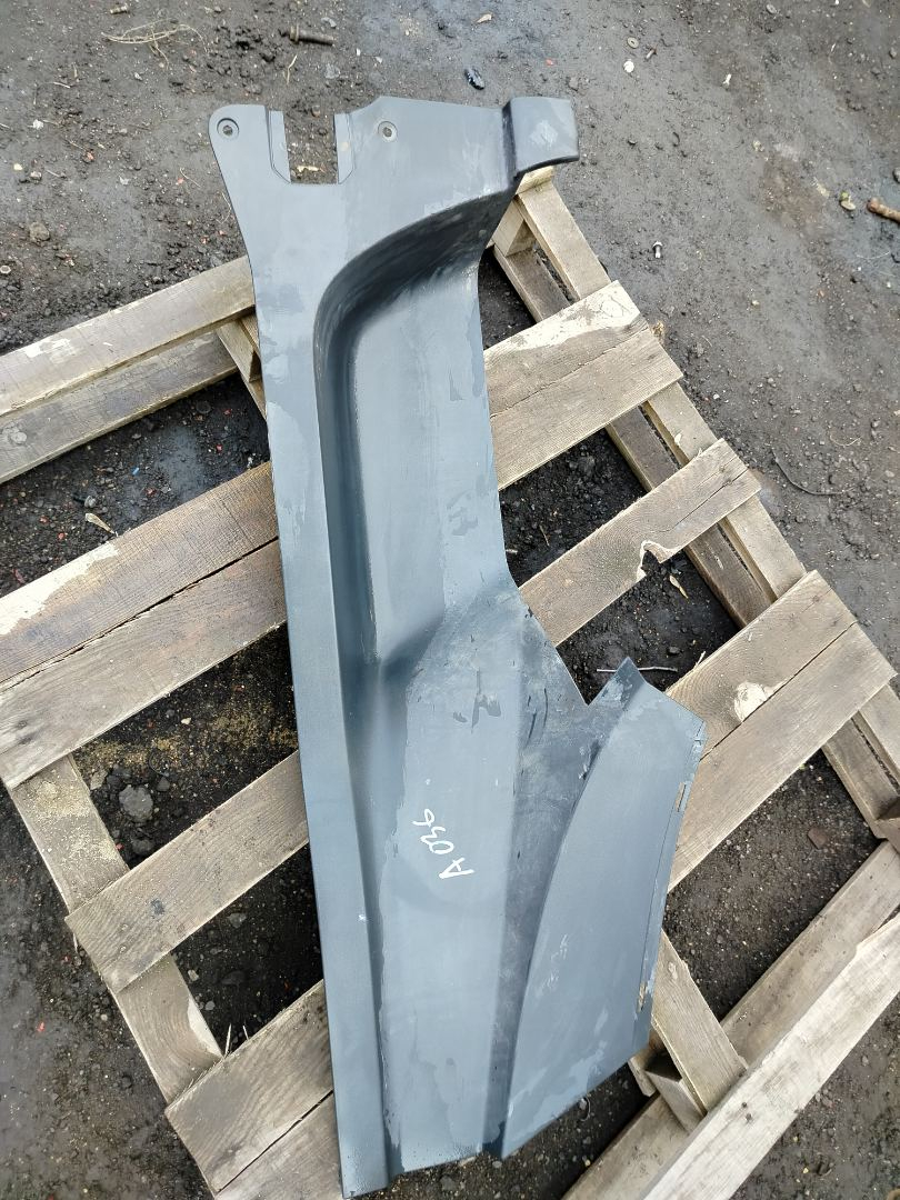 накладка подножки Volvo FH 3 поколение 2016, АКПП, белый, правый руль, 82819477 - фото №1