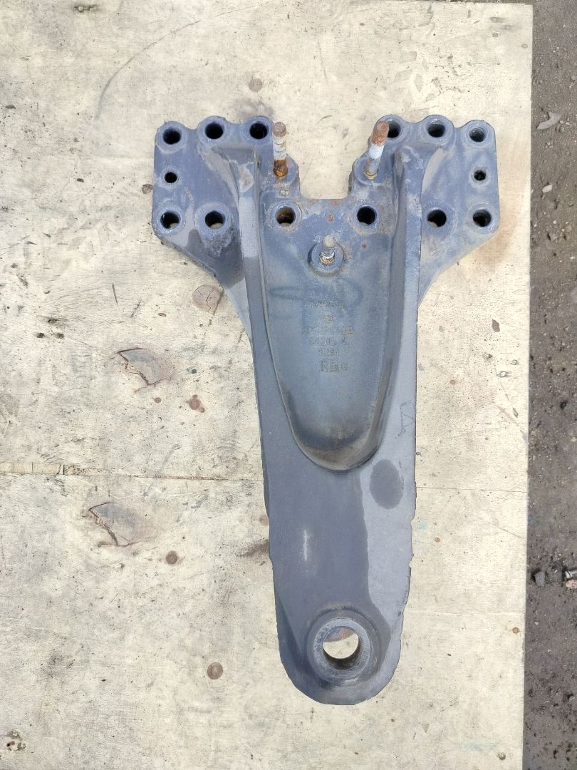 кронштейн рессоры задней Scania R 4 поколение 2019, 12.7 л., DC 13.148, дизель, АКПП, белый, правый руль, 1799578 - фото №1