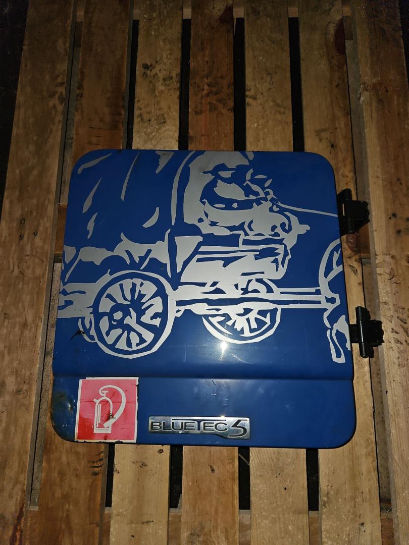 крышка инструментального ящика Mercedes-Benz Actros 2 поколение (MP2) 2006, МКПП, синий, грузовик, A9437500221, A9437500398, A9437500502 - фото №1