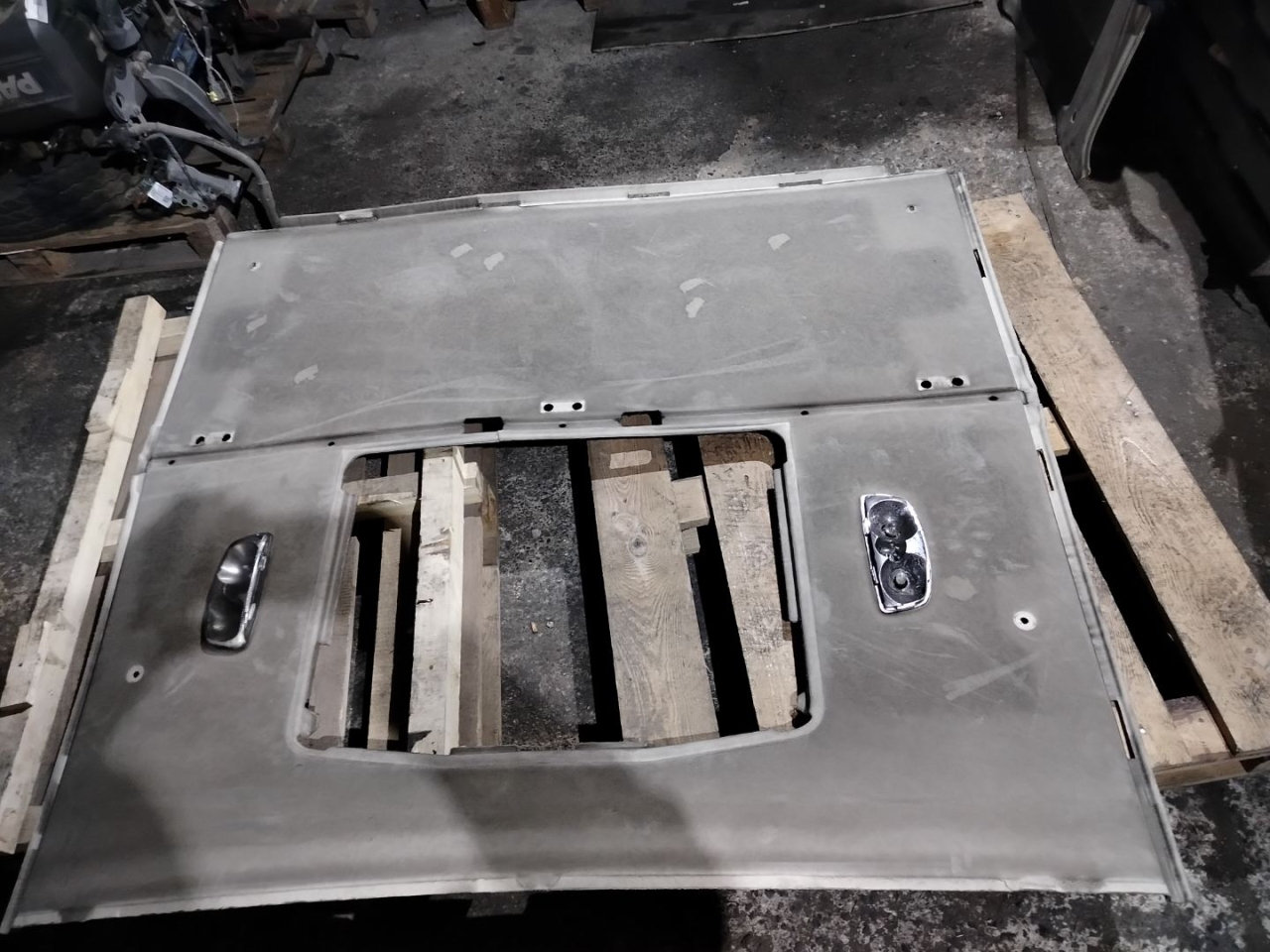 обшивка салона Mercedes-Benz Actros 4 поколение (MP4) 2014, 12.8 л., OM 471.900, дизель, белый, правый руль, A9606901652 - фото №1