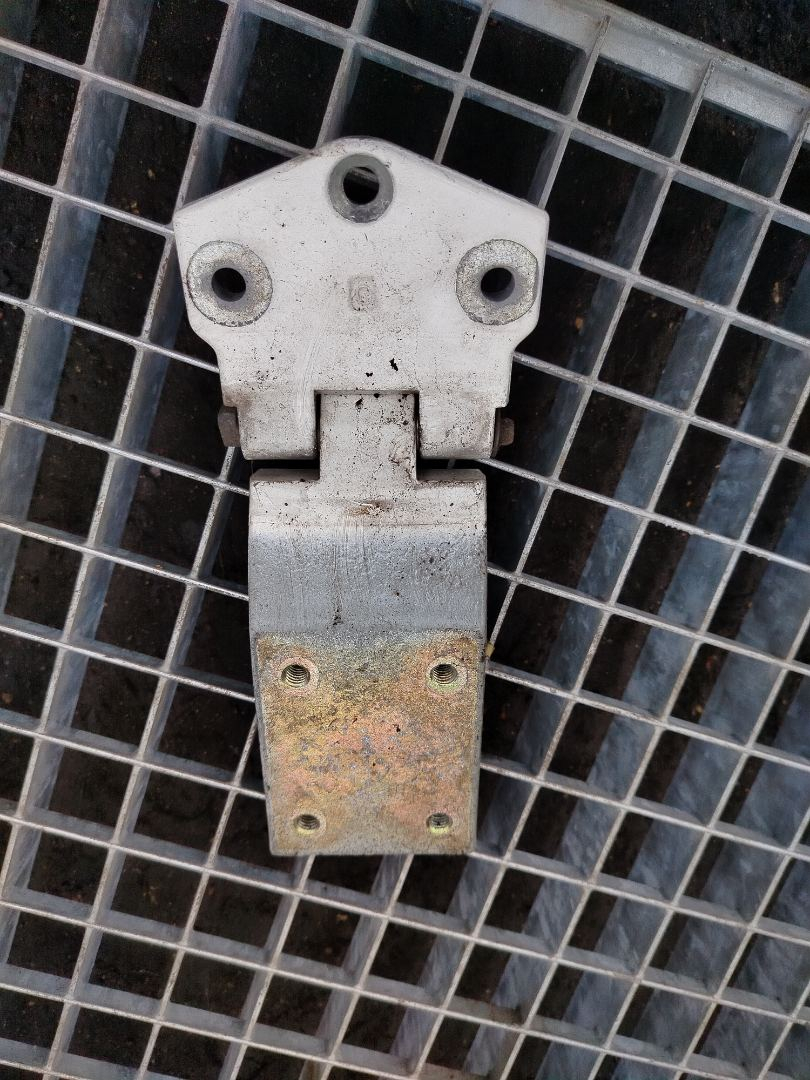 петля двери DAF XF 105 1 поколение (2005 - 2013) - фото №1