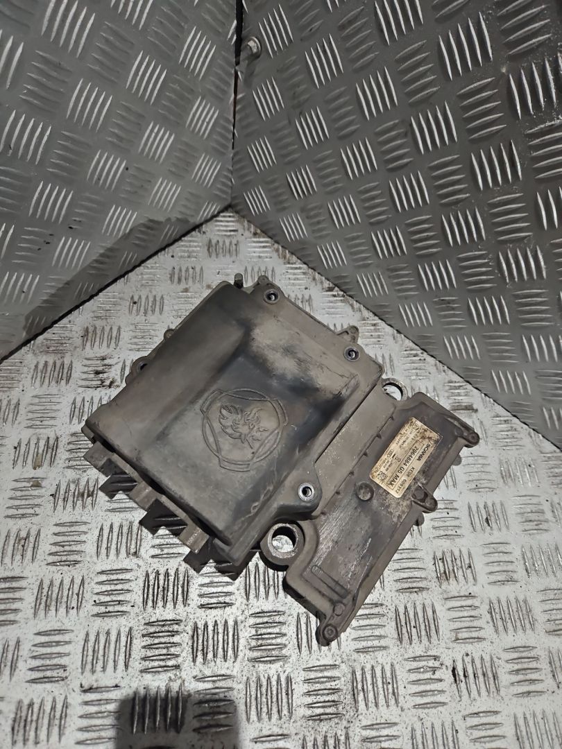 блок управления АКПП Scania R 4 поколение 2019, 12.7 л., DC 13.148, дизель, АКПП, белый, правый руль, 3149840, 3111386, 3094787, 3037381, 3019227, 2985057, 2950399, 2947453, 2950398, 2897175, 2874036, 2813924, 2813923, 2639862, 2777255, 2646334, 2646212, 2601983, 2668356, 2575339, 2127802, 2568993, 2734903, 3253656, 3175300 - фото №1