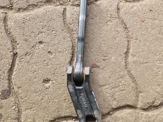 кронштейн торсиона кабины DAF XF 106 1 поколение 2019, MX-13, АКПП, белый, правый руль, 1872421, 1872420