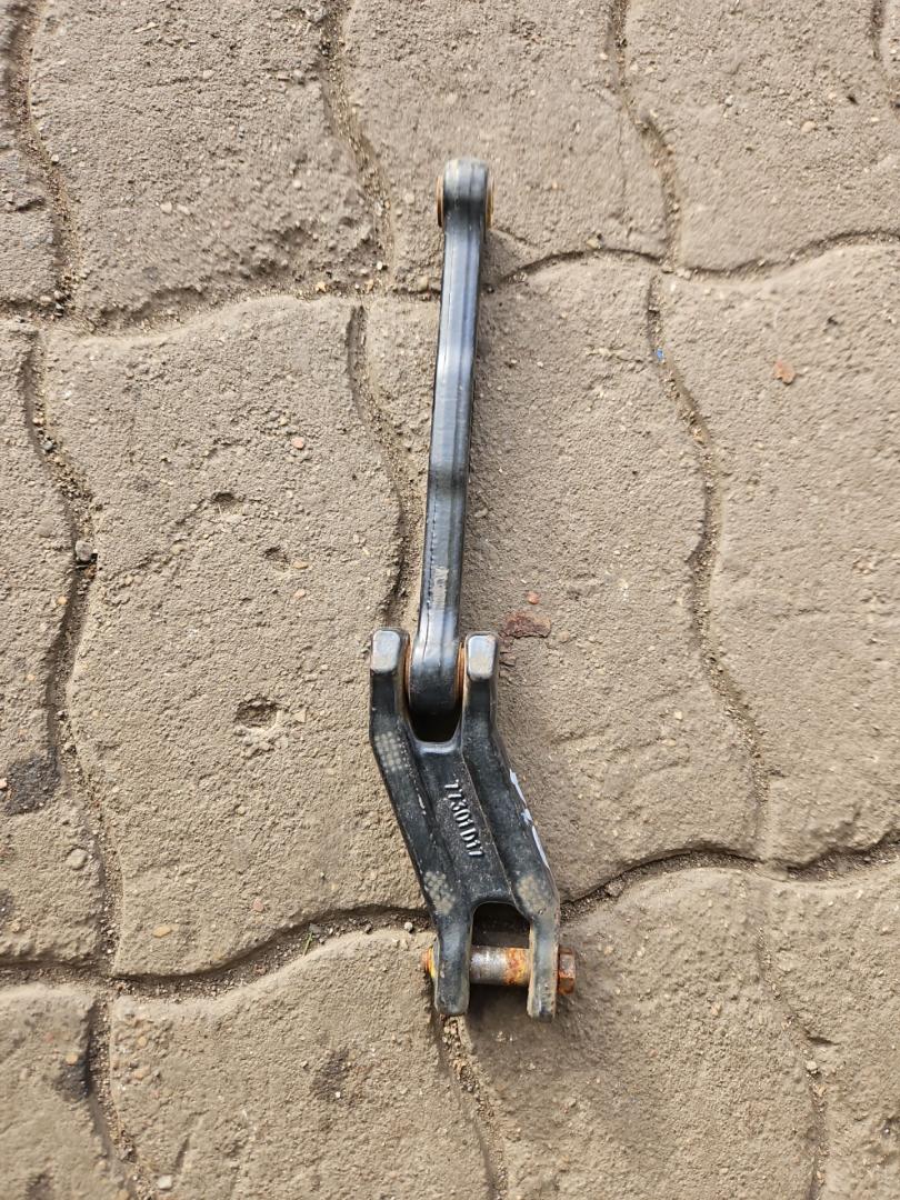 кронштейн торсиона кабины DAF XF 106 1 поколение 2019, MX-13, АКПП, белый, правый руль, 1872421, 1872420 - фото №1