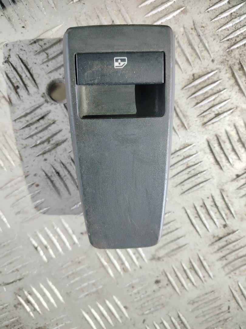 блок управления стеклоподъемниками MAN TGX 1 поколение 2018, 12.4 л., D 2676 LF 51, дизель, АКПП, белый, правый руль, 81258067112, 81258067095 - фото №1