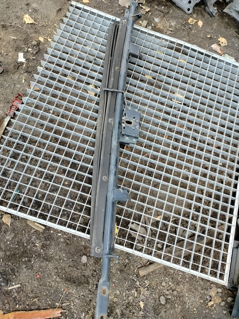 кронштейн кабины MAN TGS 1 поколение 2017, 12.4 л., D 2676 LF 51, дизель, АКПП, белый, правый руль, 81628215512, 81971220042 - фото №1