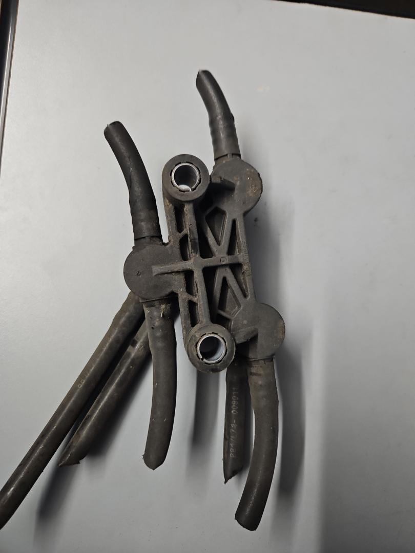 распределитель тормозных усилий Mercedes-Benz Actros 4 поколение (MP4) 2016, om471.926, дизель, АКПП, белый, правый руль, A9604200440 - фото №1