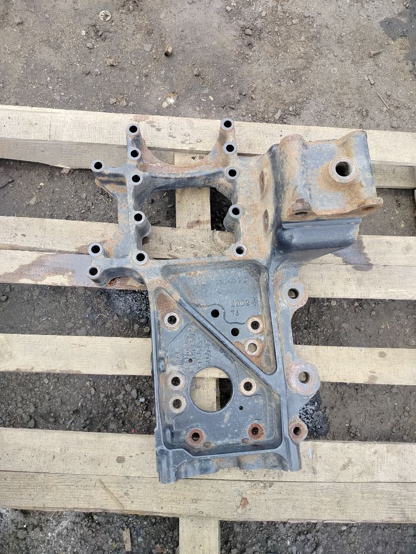 кронштейн рессоры MAN TGX 1 поколение 2016, 12.4 л., D 2676 LF 46, дизель, АКПП, белый, правый руль, 81413130022, 81413133012 - фото №1