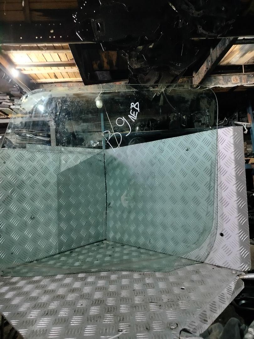 стекло (иные) Mercedes-Benz Actros 4 поколение (MP4) 2014, 12.8 л., OM 471.900, дизель, белый, правый руль, A9607200218 - фото №1